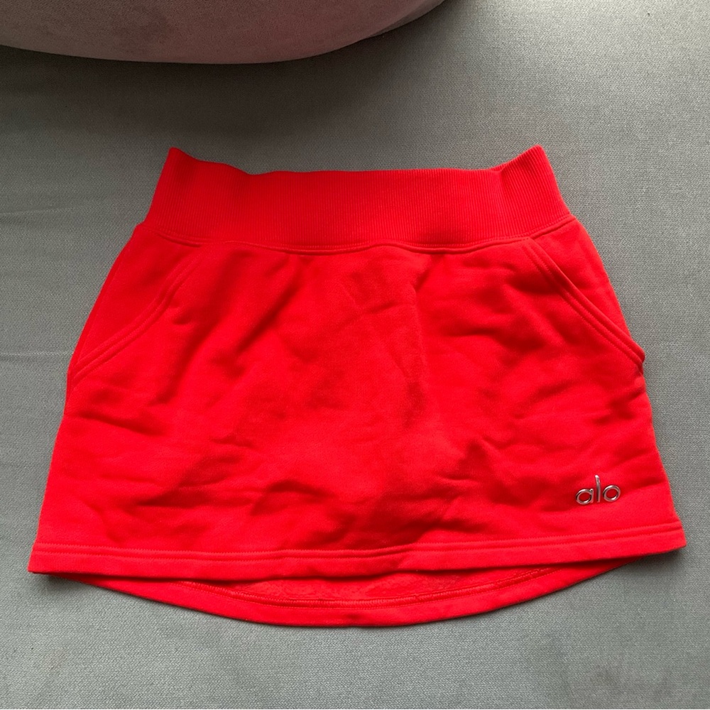 Alo Yoga Accolade Skirt Bright Red XXS - Picture 5 of 9